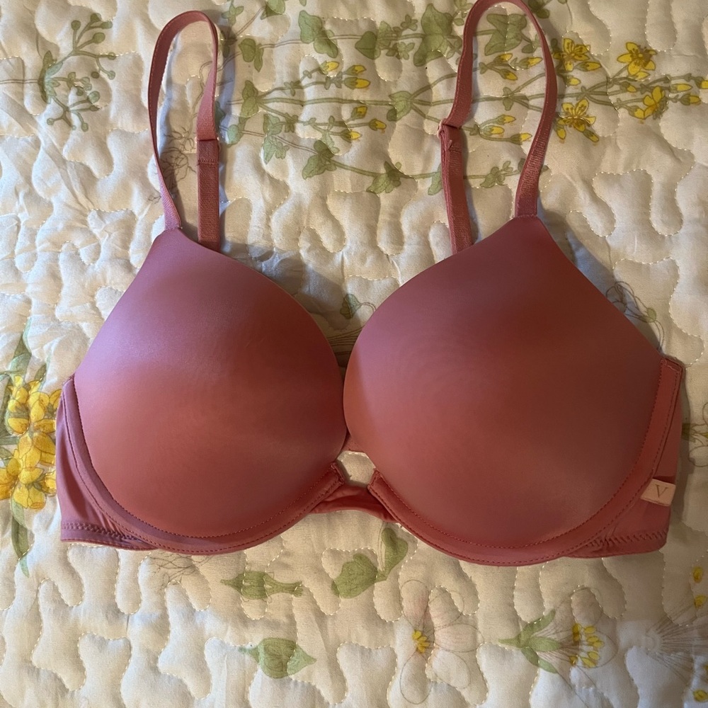 Victoria’s Secret Push-up Pink Bra